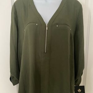 Woman’s Fortune & Ivy Zipper Blouse